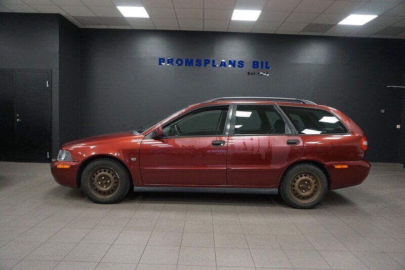 Röd Begagnad 2004 Volvo V40 Kombi | 14 500 kr (Bra pris) - Bild 1/4