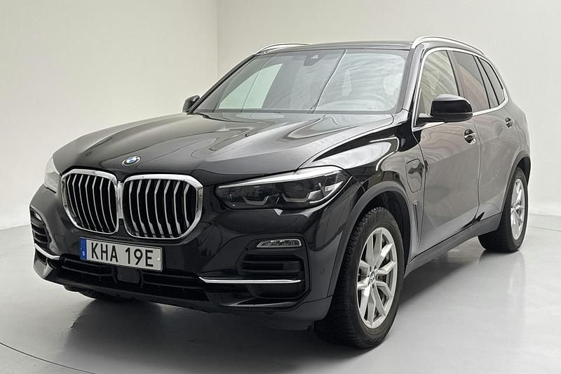Svart Begagnad 2021 BMW X5 SUV | 519 800 kr - Bild 1/4