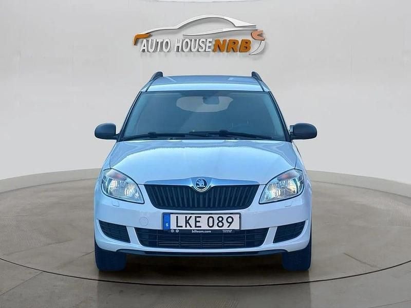 Begagnad Skoda Roomster 90 HK (66 kW) 2014 Vit Minibuss
