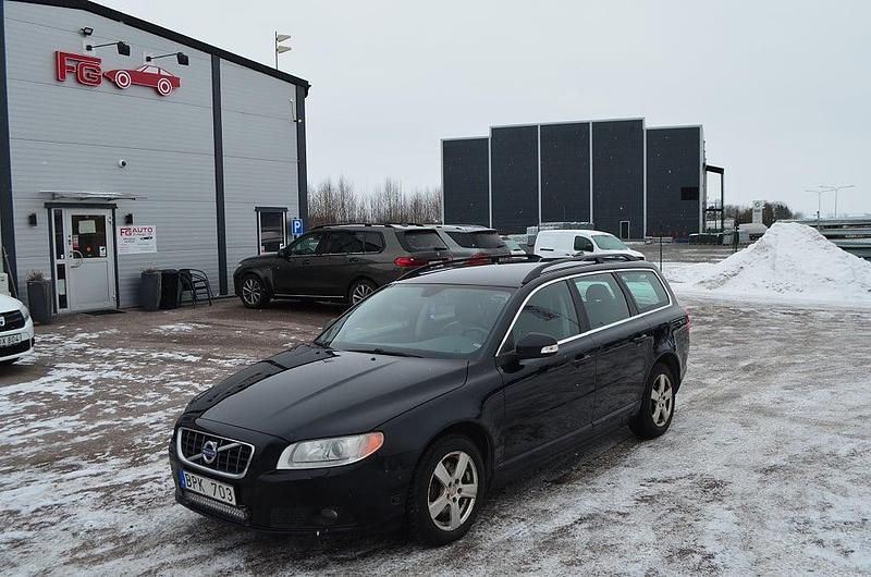 Svart Begagnad 2009 Volvo V70 Momentum Kombi | 69 000 kr (Marknadspris) - Bild 1/4
