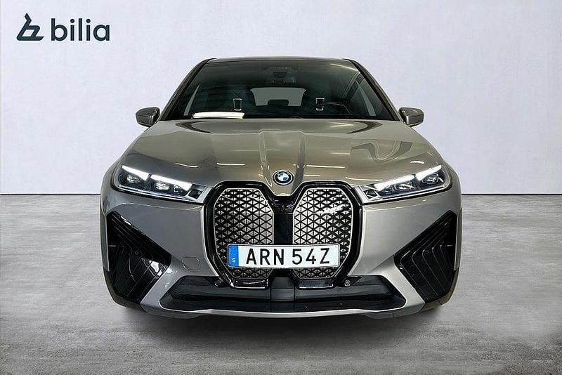Begagnad BMW iX 455 kW (619 HK) 2023 Grå SUV