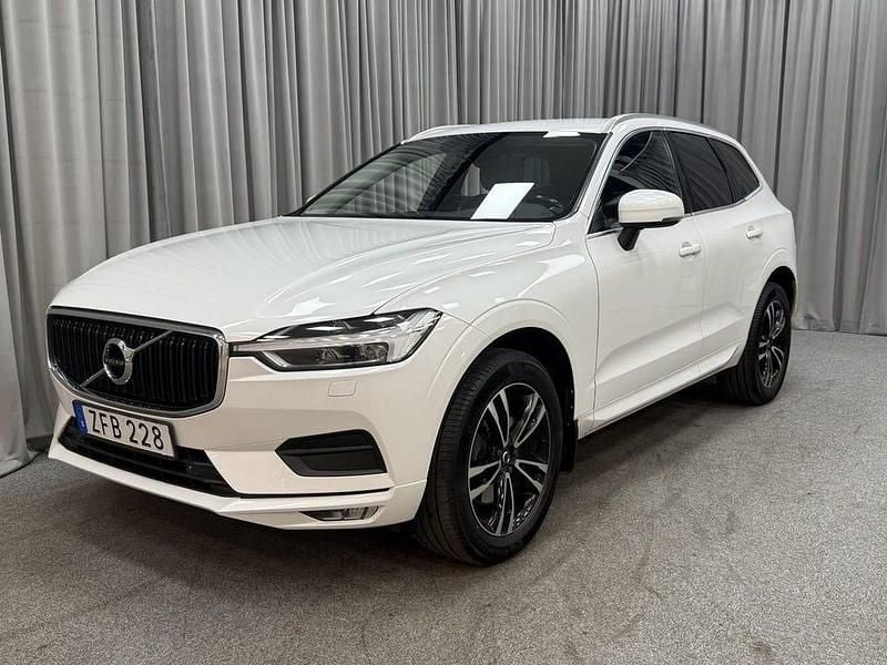 Vit Begagnad 2018 Volvo XC60 Momentum SUV | 229 900 kr (Marknadspris) - Bild 1/4