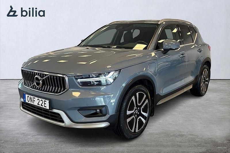 Grå Begagnad 2020 Volvo XC40 Inscription SUV | 329 000 kr (Marknadspris) - Bild 1/3