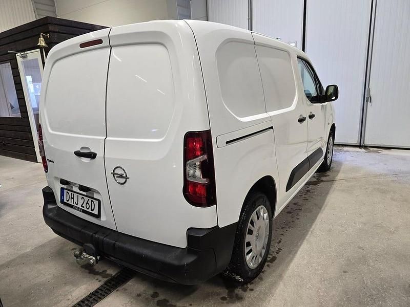 Begagnad Opel Combo 102 HK (75 kW) 2021 Vit Minibuss