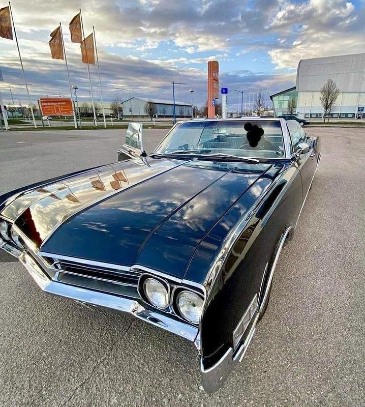 Begagnad Oldsmobile Delta 88 314 HK (230 kW) 1966 Cab