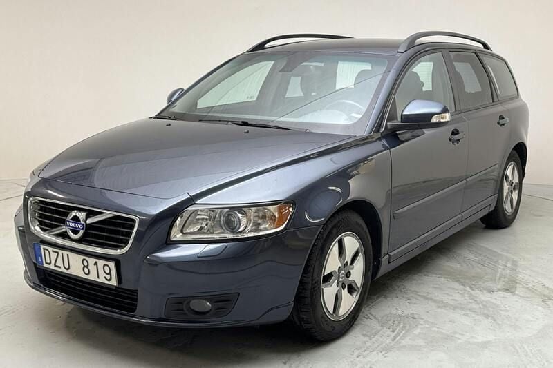 Blå Begagnad 2011 Volvo V50 Momentum Kombi | 60 000 kr (Marknadspris) - Bild 1/4