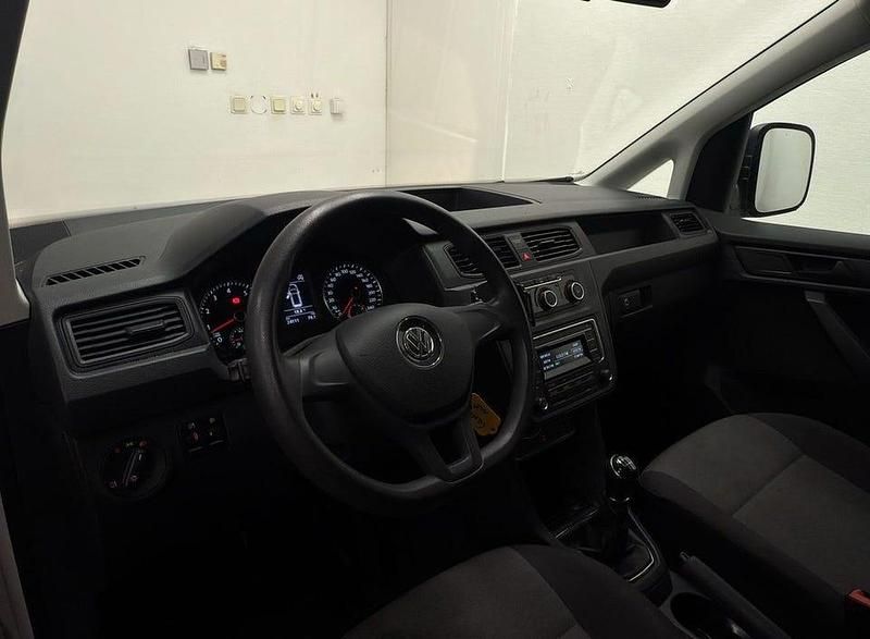 Begagnad VW Caddy 110 HK (80 kW) 2016 Vit Minibuss