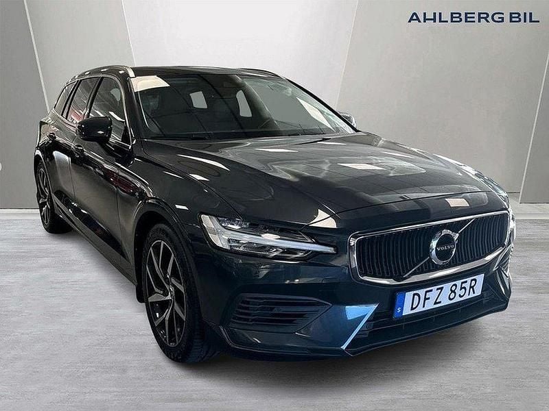 Grå Begagnad 2020 Volvo V60 Momentum Kombi | 239 500 kr (Marknadspris) - Bild 1/3