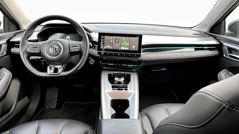 Begagnad MG MG5 EV Luxury 130 kW (177 HK) 2022 Svart (black) Kombi