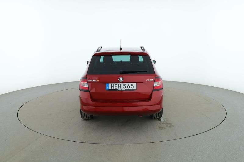 Begagnad Skoda Fabia Elegance 112 HK (82 kW) 2015 Röd Kombi
