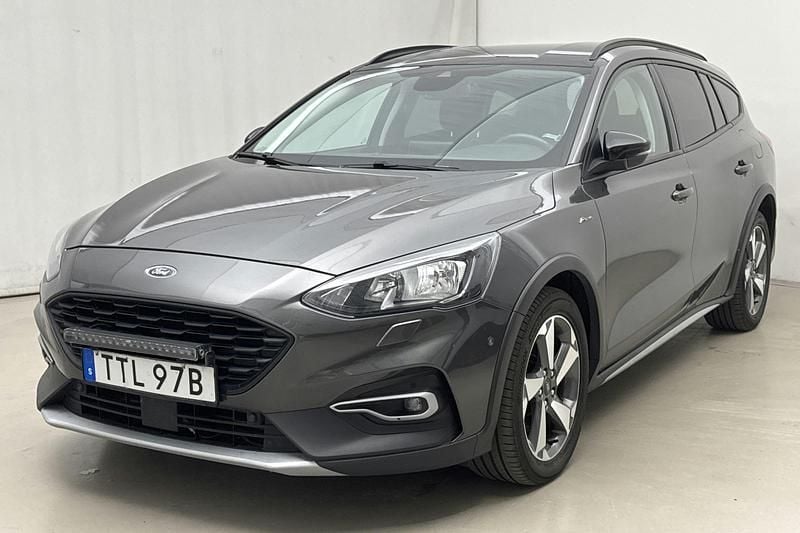 Grå Begagnad 2020 Ford Focus Active Kombi | 139 000 kr (Bra pris) - Bild 1/4