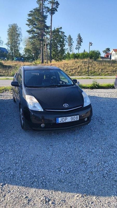 Svart Begagnad 2008 Toyota Prius Halvkombi | 57 990 kr (Marknadspris) - Bild 1/4