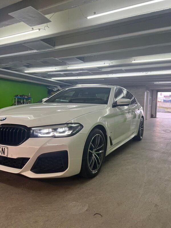 Begagnad 2022 BMW 520 Sedan | 370 000 kr (Marknadspris) - Bild 1/4