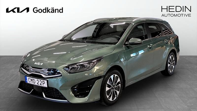 Grön (green) Begagnad 2022 Kia Ceed Sportswagon Advance Kombi | 279 900 kr (Marknadspris) - Bild 1/4