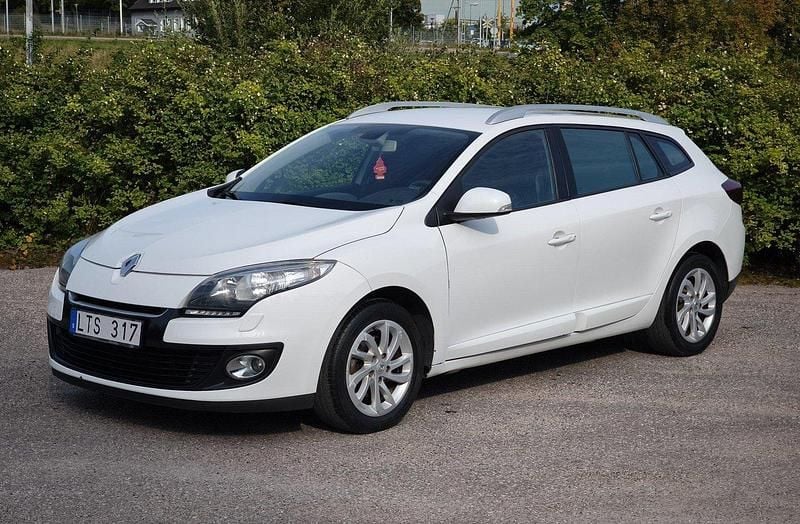 Vit Begagnad 2013 Renault Mégane GrandTour Kombi | 49 900 kr (Marknadspris) - Bild 1/4