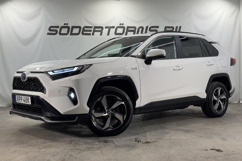Vit Begagnad 2023 Toyota RAV4 Hybrid Edition SUV | 369 900 kr (Bra pris) - Bild 1/4