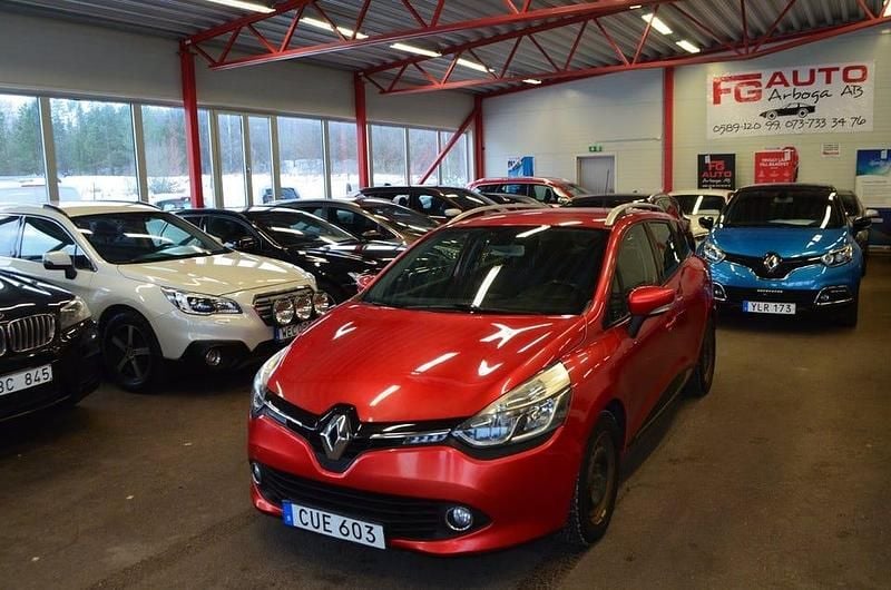 Röd Begagnad 2014 Renault Clio IV Kombi | 49 000 kr (Bra pris) - Bild 1/4