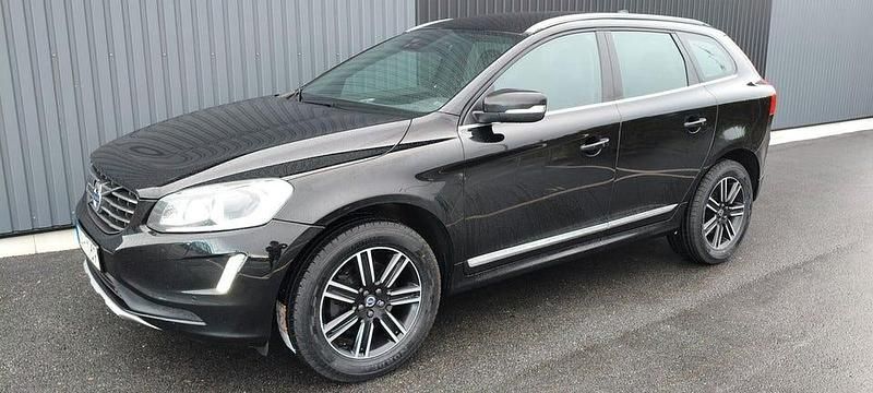 Svart Begagnad 2017 Volvo XC60 Summum SUV | 212 000 kr (Marknadspris) - Bild 1/4