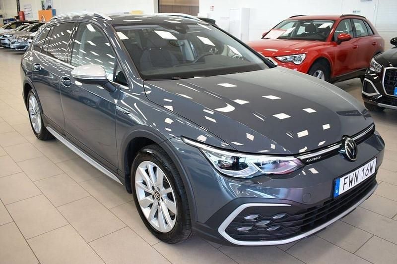 Begagnad VW Golf VIII 190 HK (139 kW) 2022 Grå Kombi