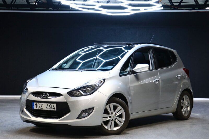 Silver Begagnad 2012 Hyundai ix20 Minibuss | 69 900 kr (Marknadspris) - Bild 1/4