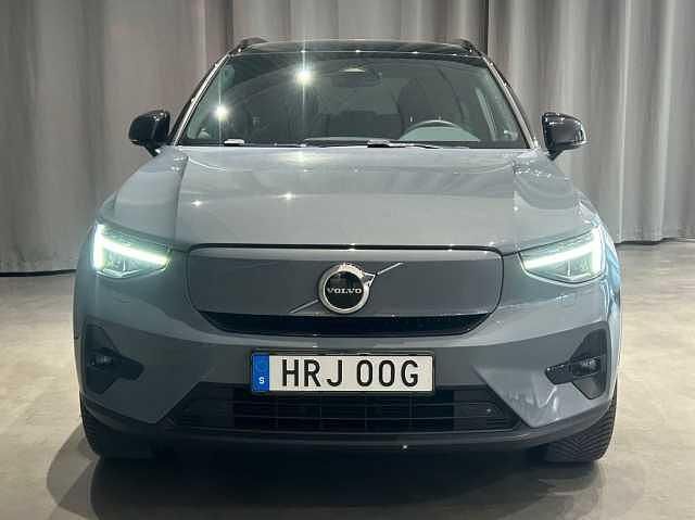 Begagnad Volvo XC40 Plus 175 kW (238 HK) 2022 Grå SUV