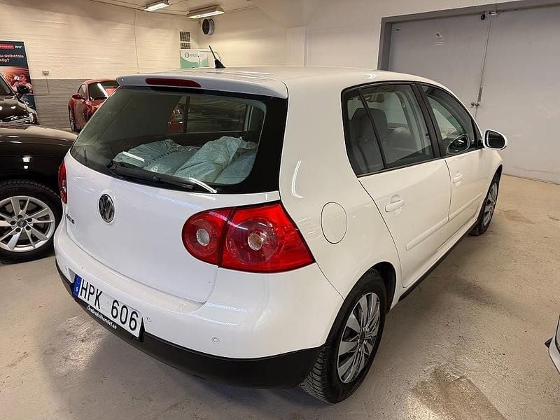 Begagnad VW Golf VI 102 HK (75 kW) 2008 Vit Halvkombi