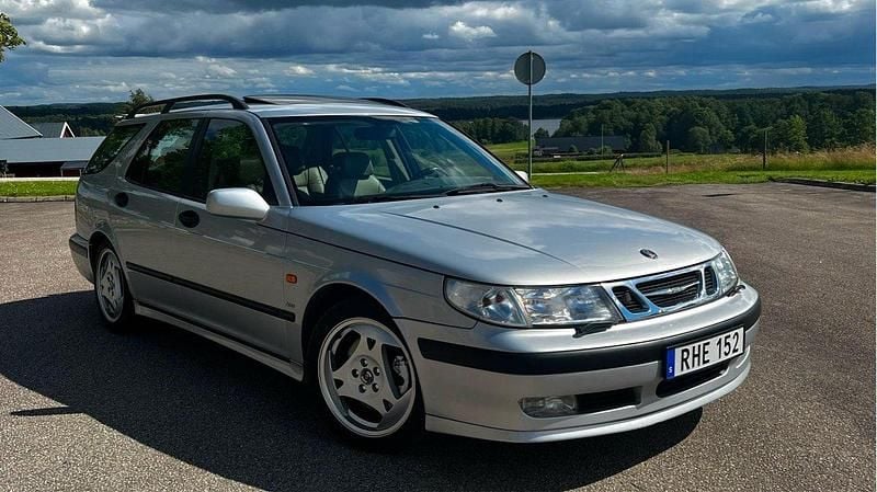 Grå Begagnad 2000 Saab 9-5 Aero Kombi | 10 000 kr (Bra pris) - Bild 1/3