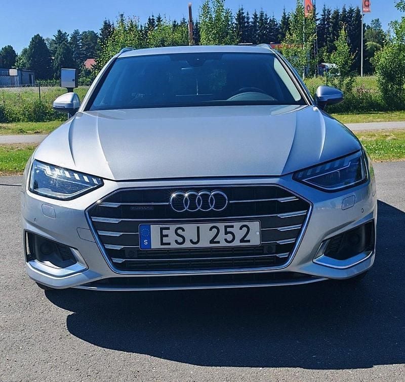 Silver Begagnad 2024 Audi A4 Kombi | 325 000 kr (Bra pris) - Bild 1/4