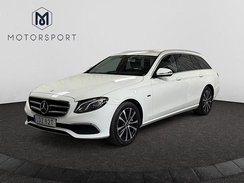 Vit Begagnad 2019 Mercedes E300 Kombi | 294 900 kr (Superpris) - Bild 1/3