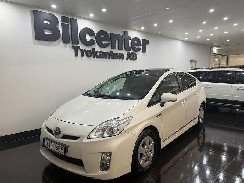 Vit Begagnad 2009 Toyota Prius Halvkombi | 59 900 kr (Marknadspris) - Bild 1/4