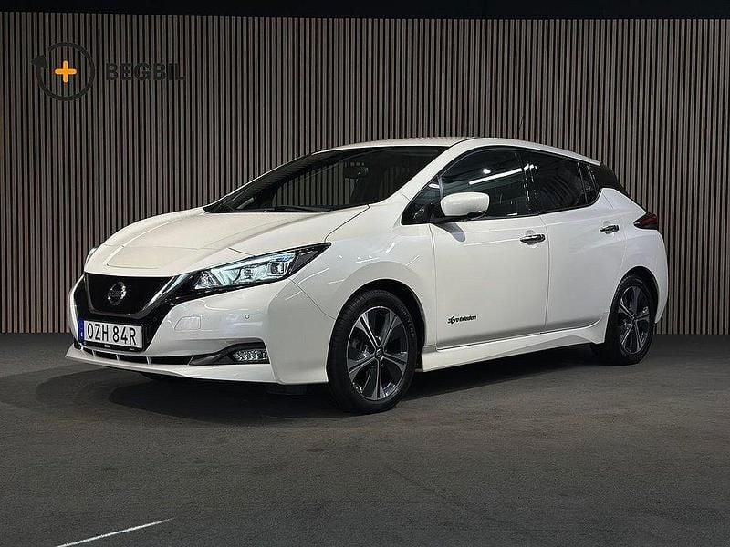 Vit Begagnad 2019 Nissan Leaf 360º Halvkombi | 129 000 kr (Bra pris) - Bild 1/4