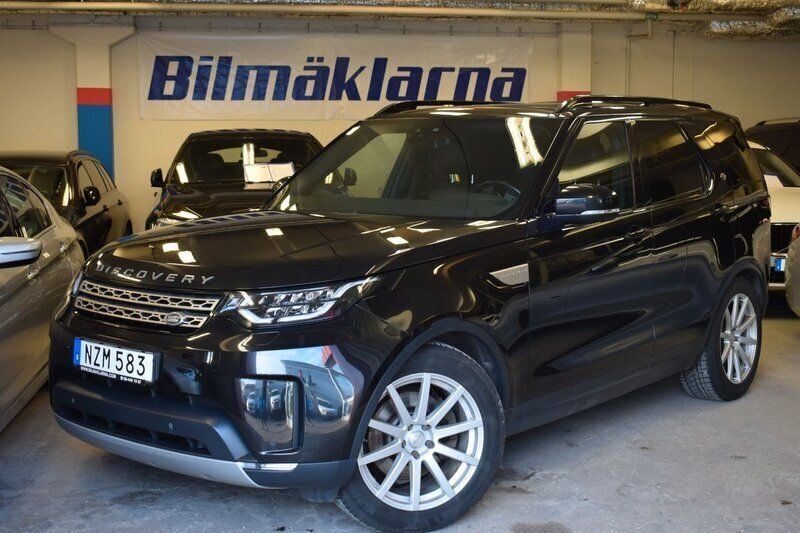 Svart Begagnad 2017 Land Rover Discovery 5 HSE SUV | 329 900 kr - Bild 1/4