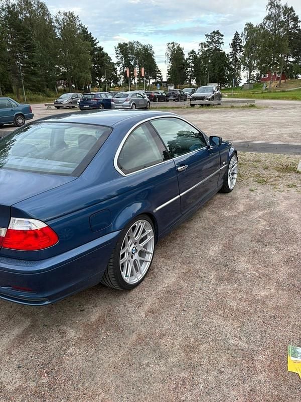 Begagnad BMW 325 192 HK (141 kW) 2003 Sportkupé