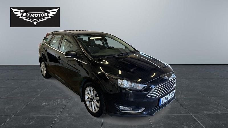 Svart Begagnad 2015 Ford Focus Titanium Kombi | 49 900 kr (Superpris) - Bild 1/4