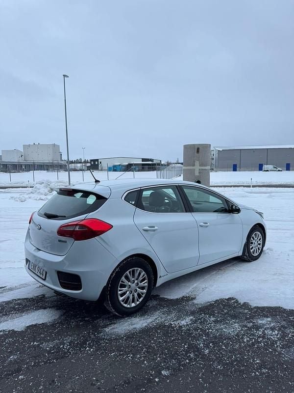 Begagnad Kia Ceed 136 HK (100 kW) 2016 Halvkombi