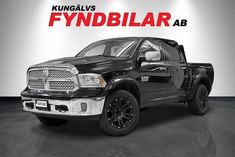 Svart Begagnad 2015 RAM 1500 Pickup | 409 900 kr - Bild 1/3