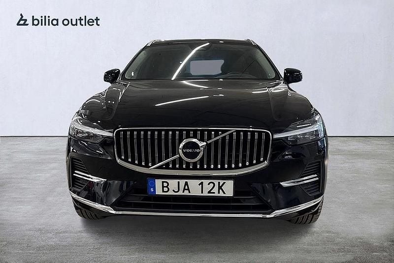 Begagnad Volvo XC60 Core 350 HK (257 kW) 2022 Svart SUV