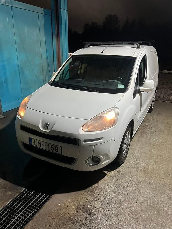 Begagnad 2014 Peugeot Partner Minibuss | 29 500 kr (Bra pris) - Bild 1/4
