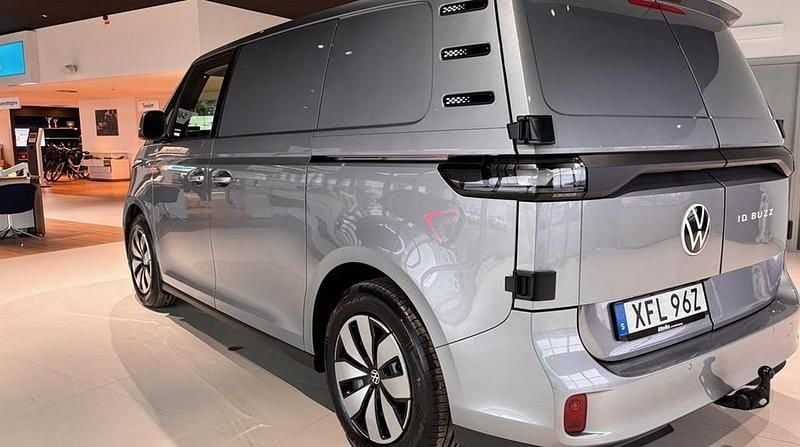 Ny VW ID. Buzz 210 kW (286 HK) 2026 Silver Minibuss