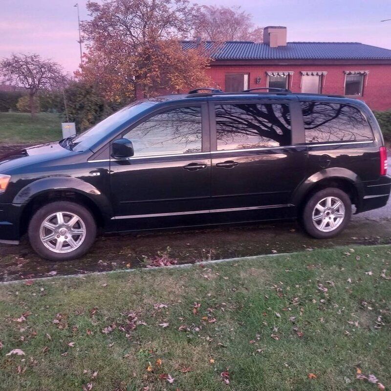 Begagnad 2009 Chrysler Town & Country Minibuss | 69 000 kr (Dyr) - Bild 1/3