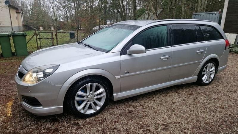 Silver metallic Begagnad 2008 Opel Vectra OPC Kombi | 49 000 kr (Dyr) - Bild 1/4