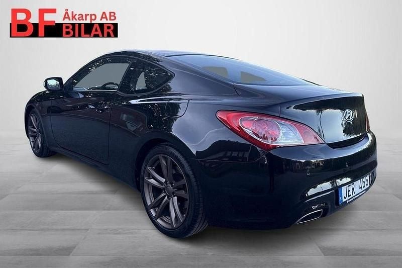 Begagnad Hyundai Genesis 303 HK (222 kW) 2011 Svart Sportkupé