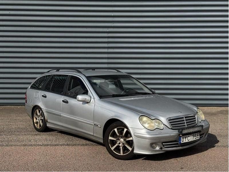 Begagnad 2004 Mercedes 180 Sedan | 17 900 kr - Bild 1/4