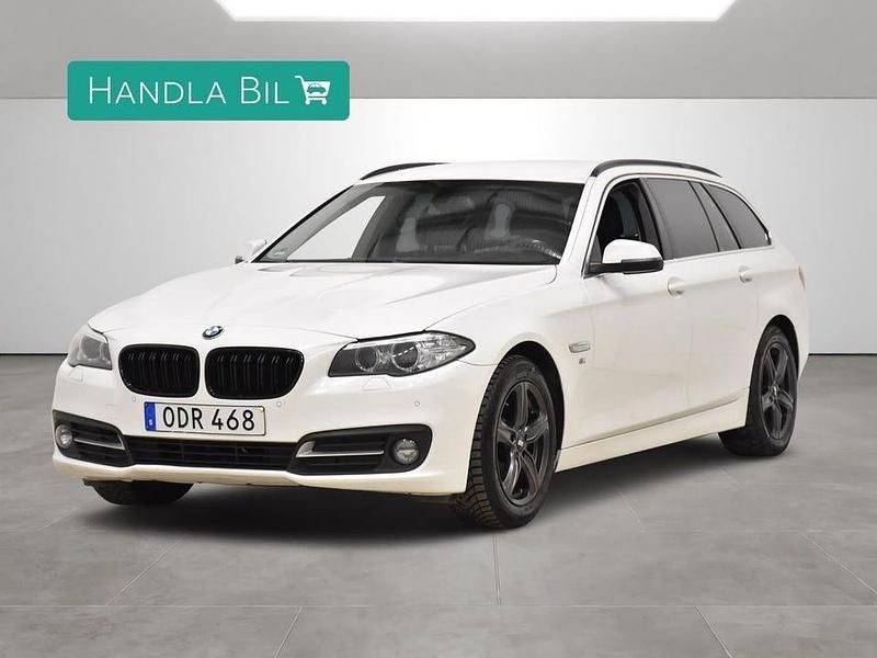 Vit Begagnad 2016 BMW 520 Kombi | 149 900 kr (Marknadspris) - Bild 1/4