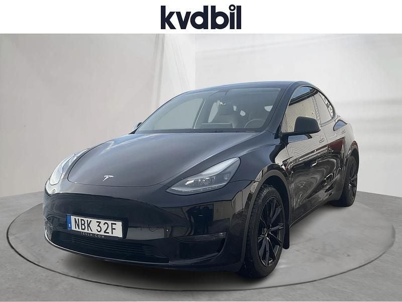 Svart Begagnad 2023 Tesla Model Y Long Range AWD SUV | 369 000 kr (Marknadspris) - Bild 1/3