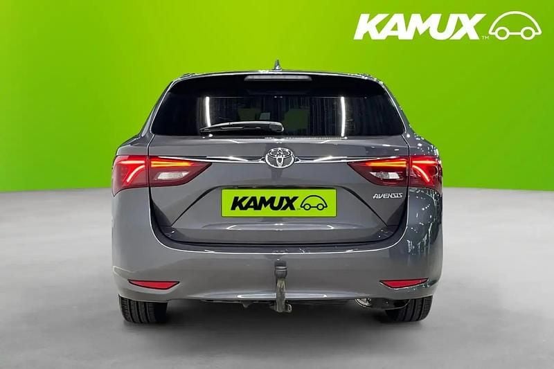 Begagnad Toyota Avensis Edition 152 HK (111 kW) 2017 Silver/grå Kombi