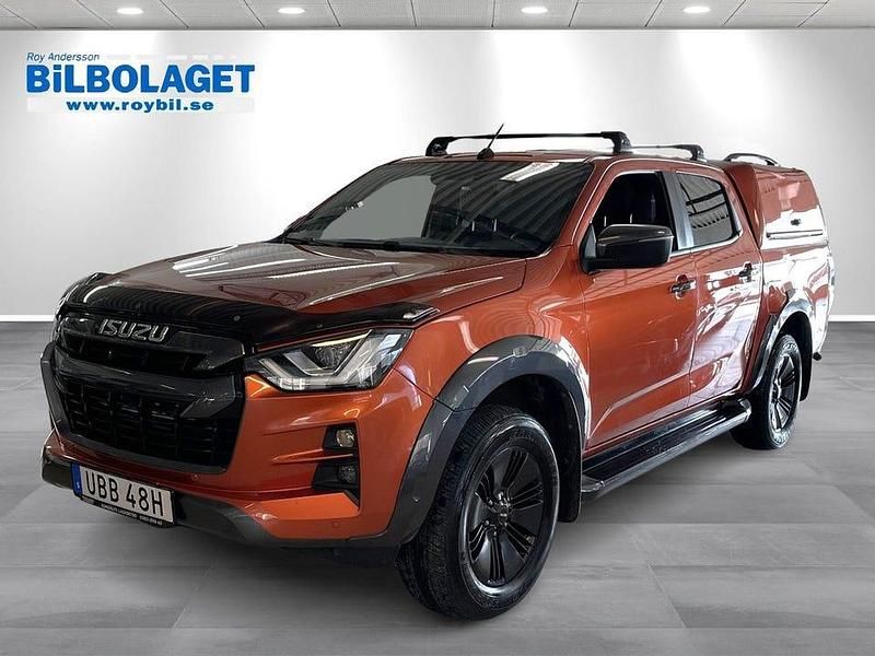 Orange Begagnad 2022 Isuzu D-Max Sedan | 549 874 kr (Lite dyr) - Bild 1/4