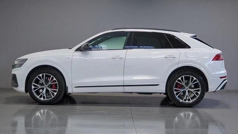 Begagnad Audi Q8 S-Line 462 HK (339 kW) 2021 Vit SUV