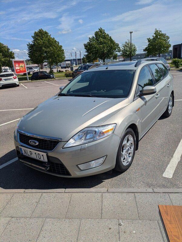 Grå Begagnad 2010 Ford Mondeo Trend Kombi | 35 000 kr (Superpris) - Bild 1/4