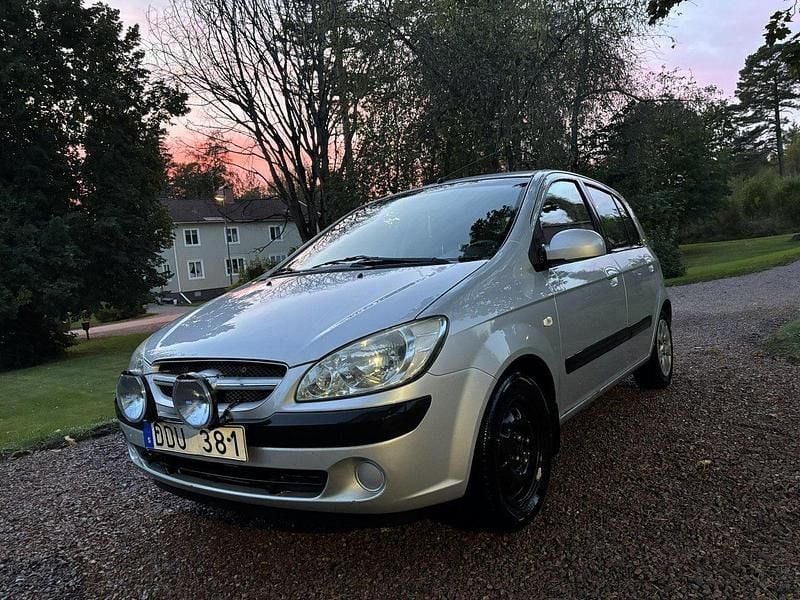 Silver Begagnad 2007 Hyundai Getz Halvkombi | 13 000 kr (Bra pris) - Bild 1/4